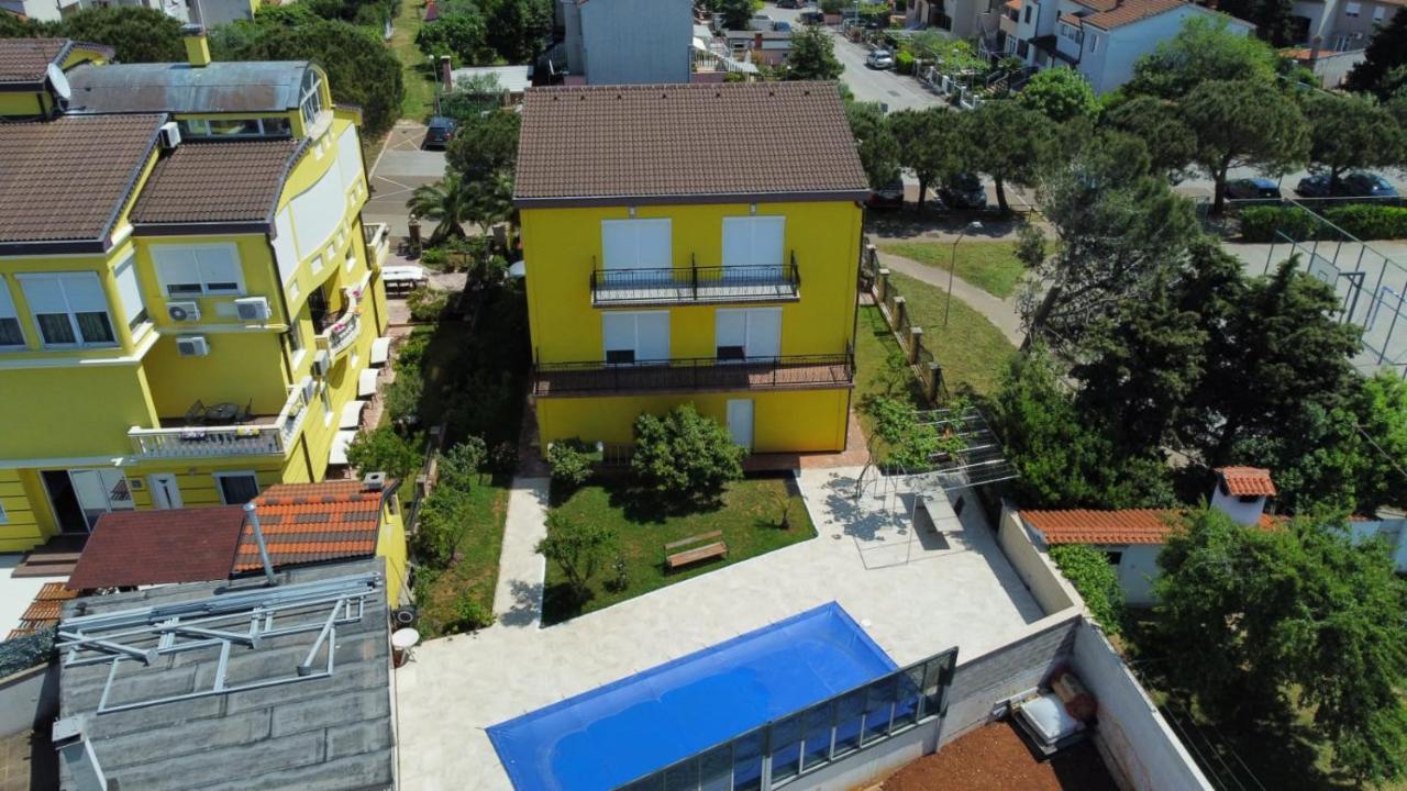 Apartment Mery Pula Bagian luar foto